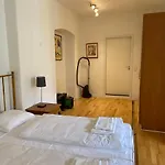 Elegant In Historic Center Apartment
