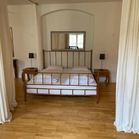 Apartment Elegant In Historic City Center