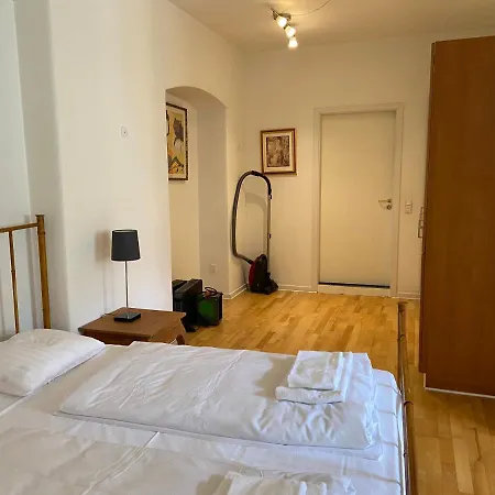 Elegant In Historic City Center Apartment